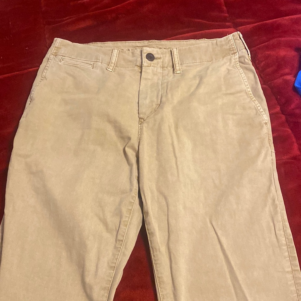 American Eagle Men’s 28x32 Khakis
